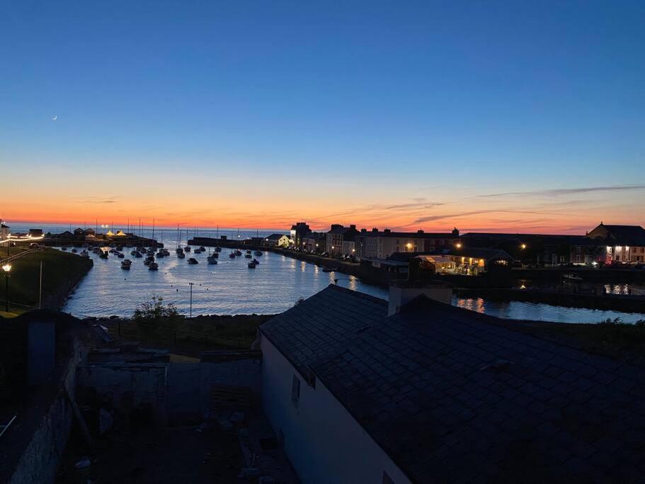 Aberaeron Island House - Panoramic Harbour Views Villa Exterior photo