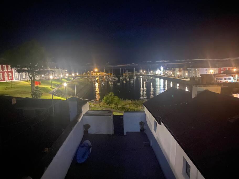 Aberaeron Island House - Panoramic Harbour Views Villa Exterior photo