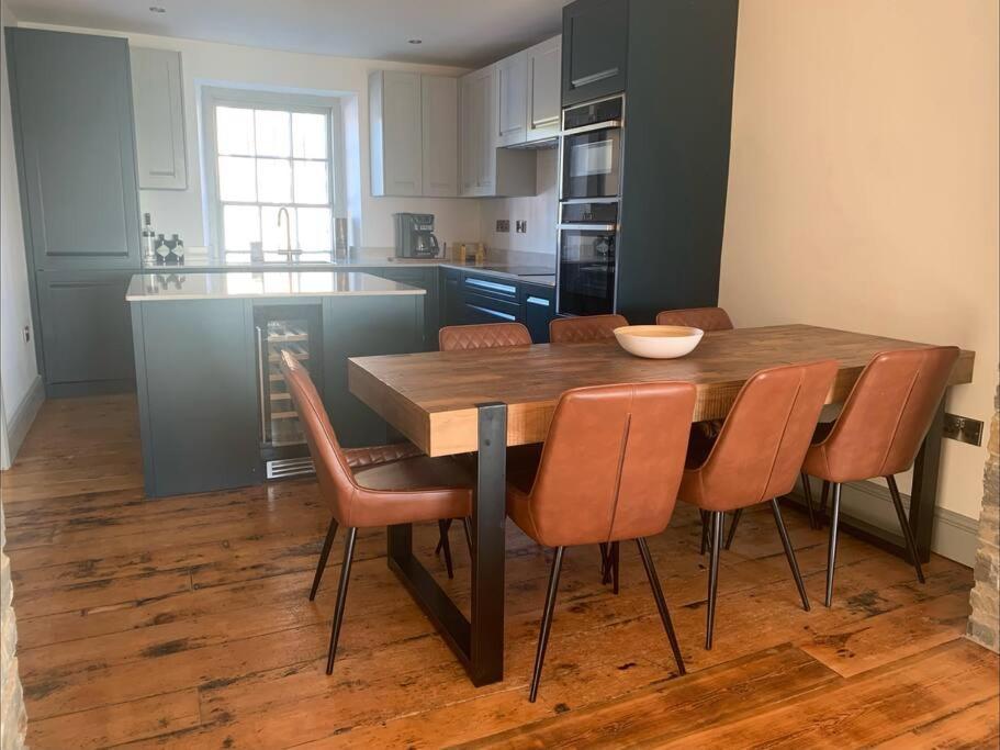 Aberaeron Island House - Panoramic Harbour Views Villa Exterior photo