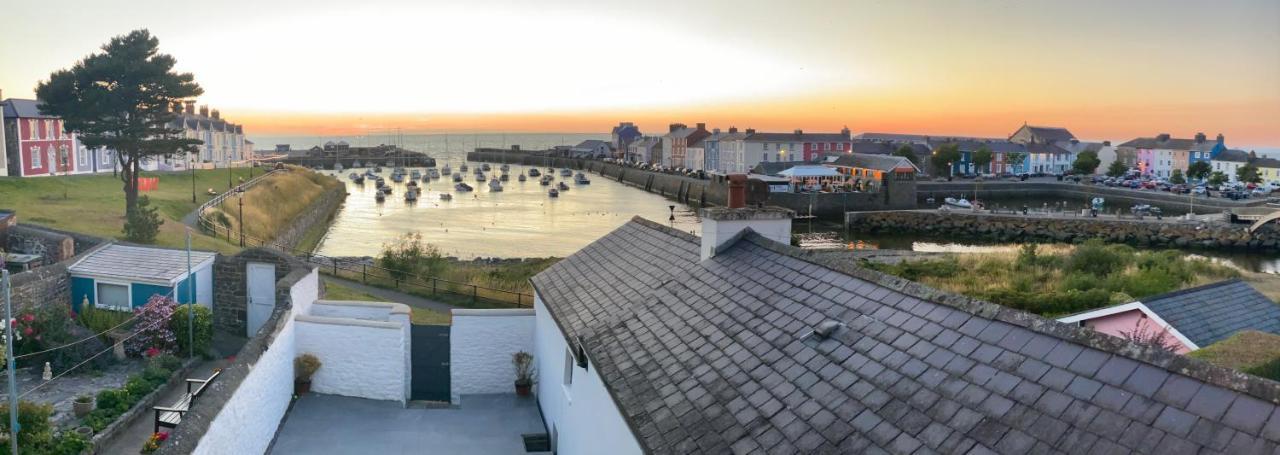 Aberaeron Island House - Panoramic Harbour Views Villa Exterior photo
